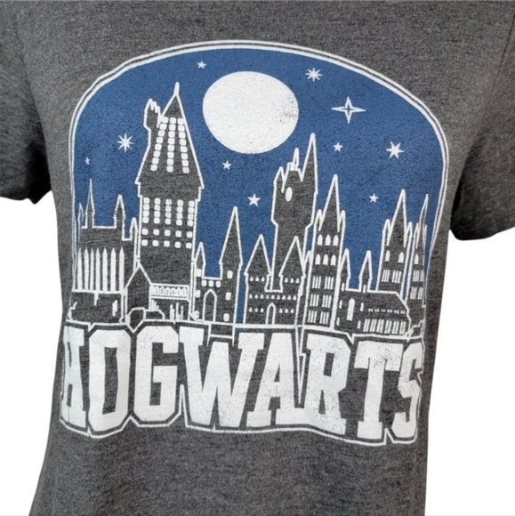 Harry Potter Graphic Tshirt Gray Wizarding World Souvenir Hogwarts Women's Small - Picture 4 of 5